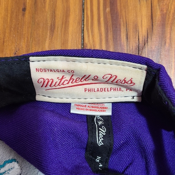 (5 for $25) Vintage Hornets Snapback Hat - Picture 3 of 3